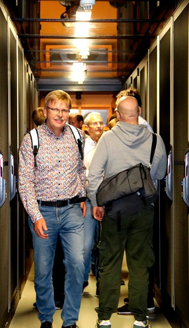 tour-durch-das-neue-Rechenzentrum tour-durch-das-neue-Rechenzentrum